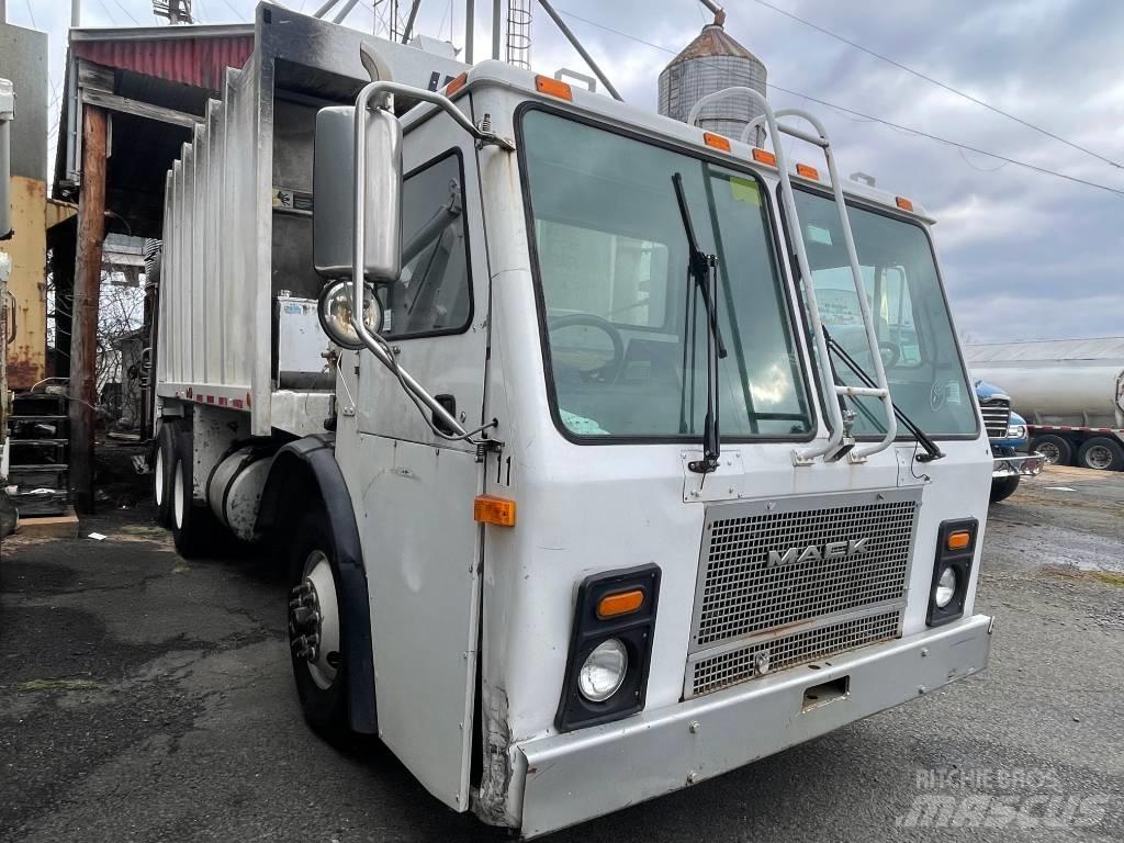 Mack LE613 Vuilniswagens