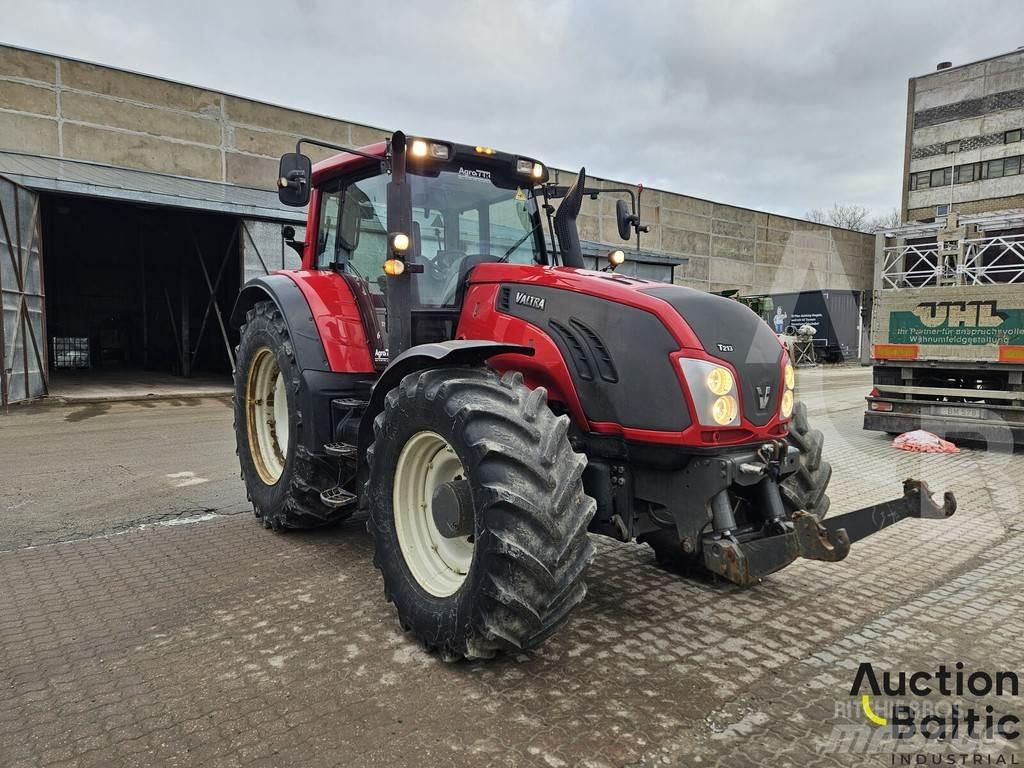 Valtra T213V Tractoren