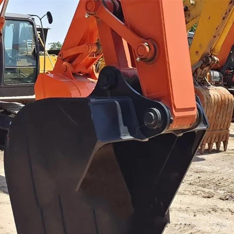 Hitachi ZX 210 Rupsgraafmachines