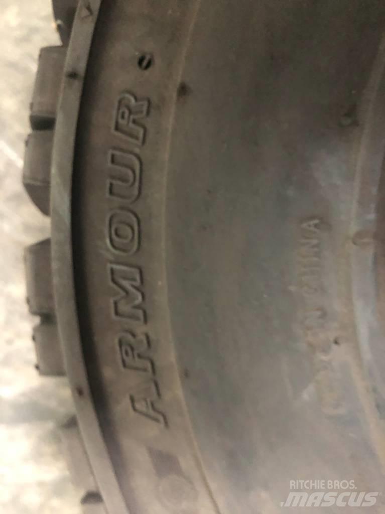 Armour 21x8-9 Banden, wielen en velgen