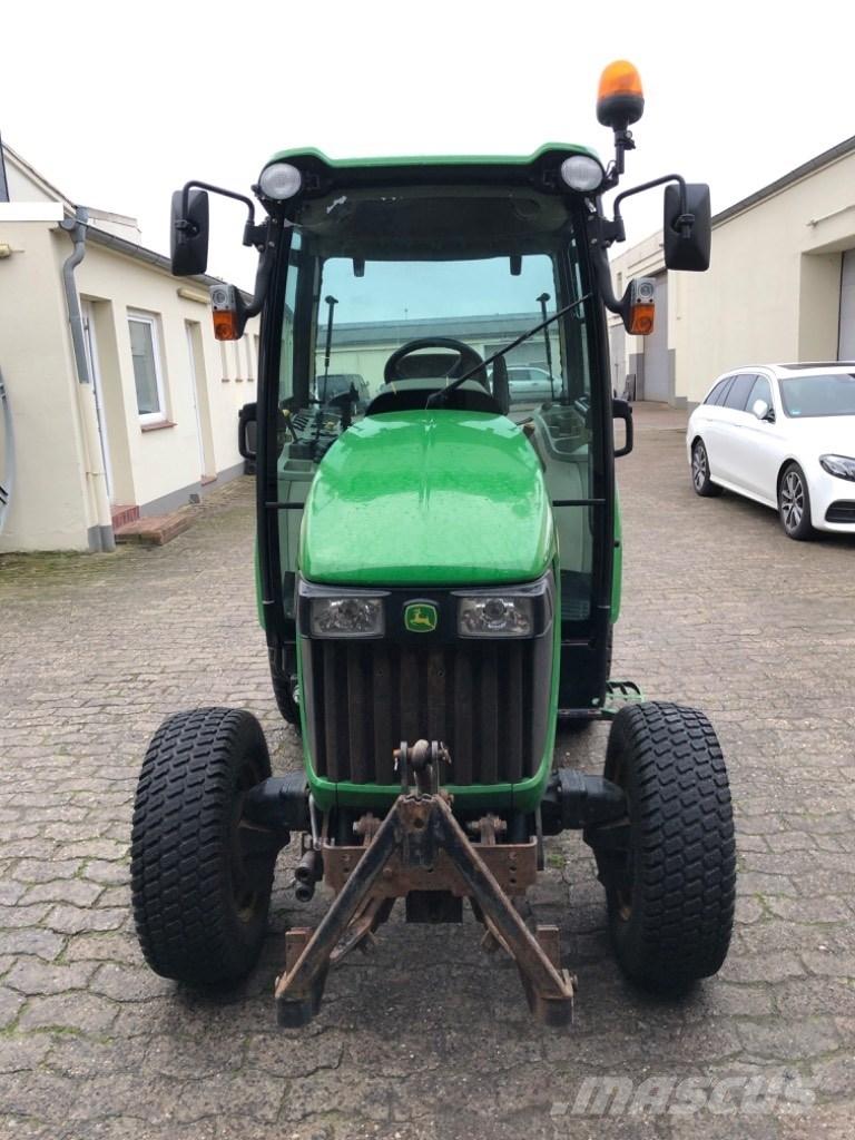 John Deere 3320 Compacttrekkers