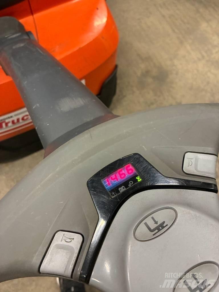 Toyota SWE120L Stapelaar meeloop
