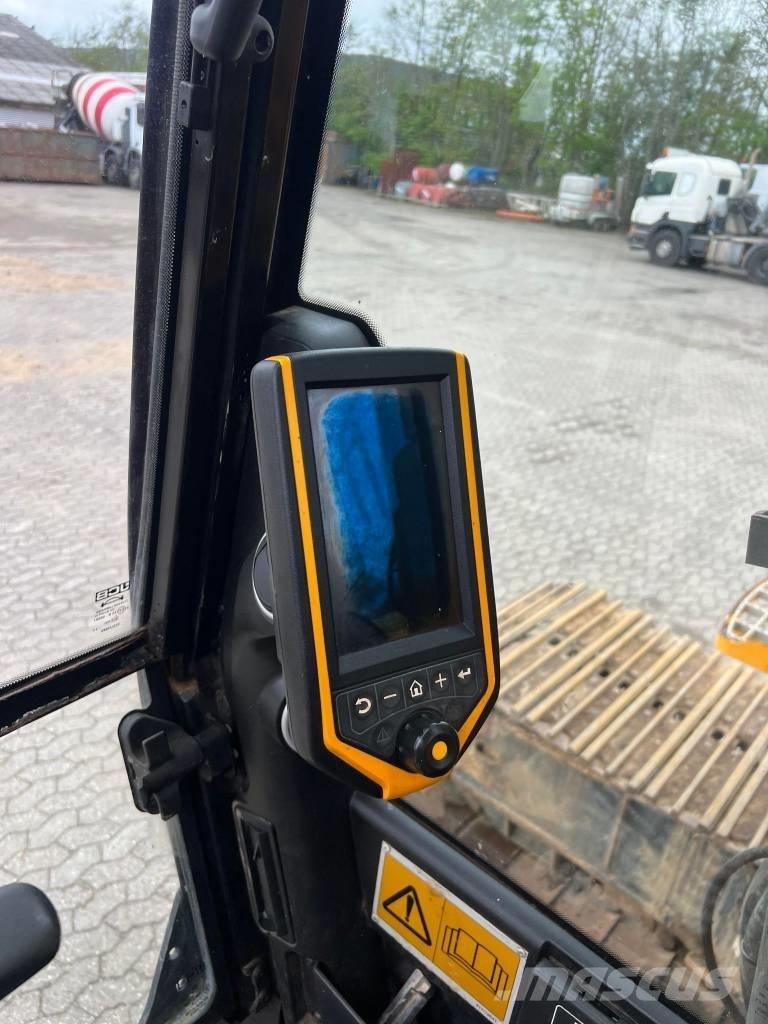 JCB JS 330 LC Rupsgraafmachines