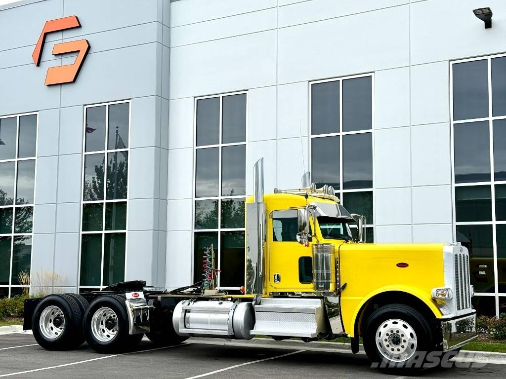 Peterbilt 389 Trekkers
