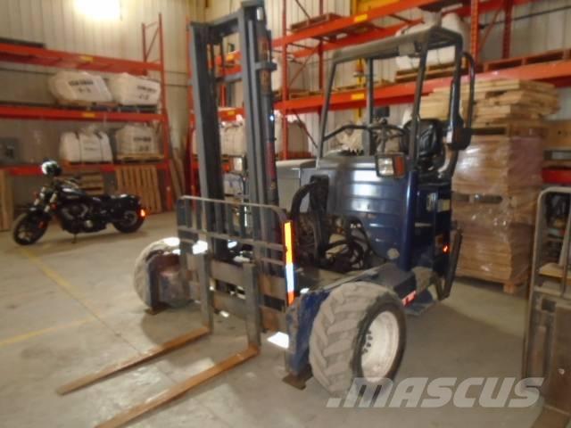 Moffett M45 Vorkheftruck voor zwaar terrein