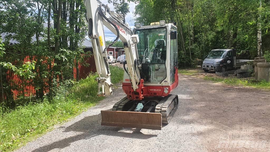 Takeuchi TB230 Minigraafmachines < 7t