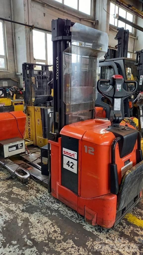 Toyota 7SLL12.5 Zelfrijdende stapelaars