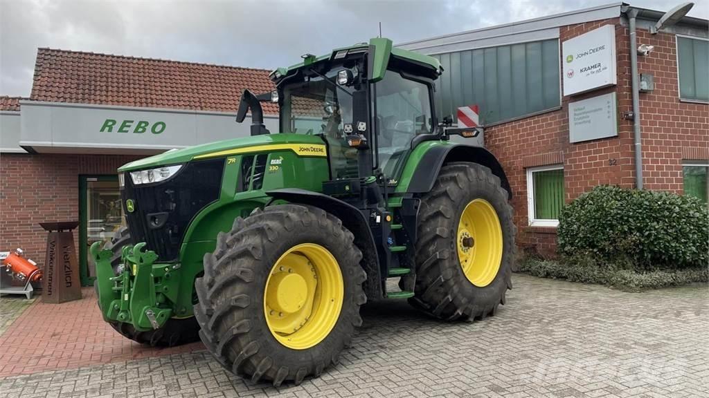 John Deere 7R330 Tractoren