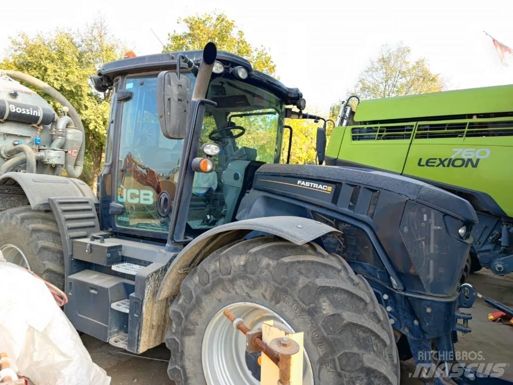 JCB Fastrac 4220 Tractoren