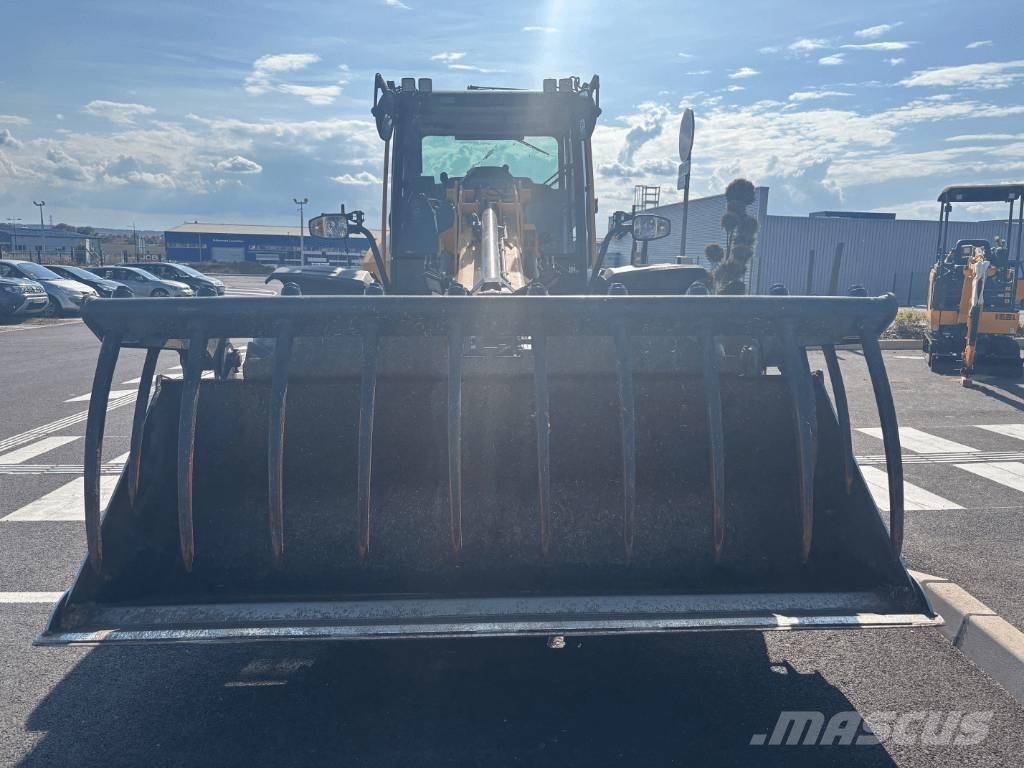 JCB TM 320 S Verreikers voor landbouw