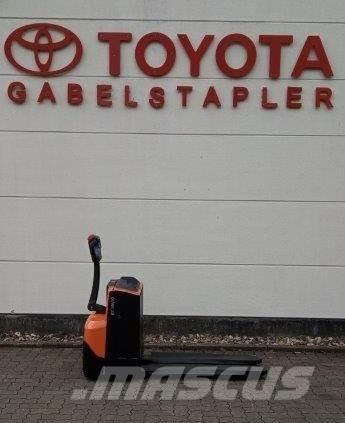 Toyota LWE 200 Stapelaar meeloop
