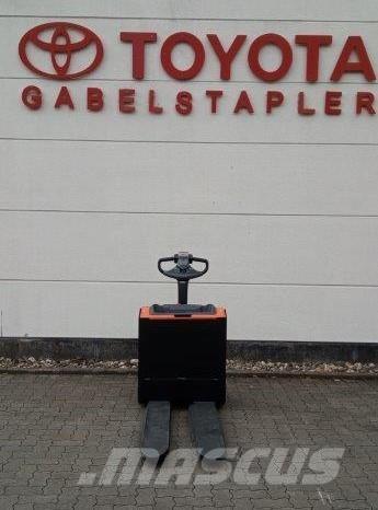 Toyota LWE 200 Stapelaar meeloop