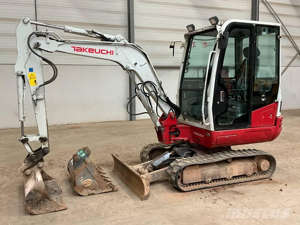 Takeuchi TB 230 Minigraafmachines < 7t