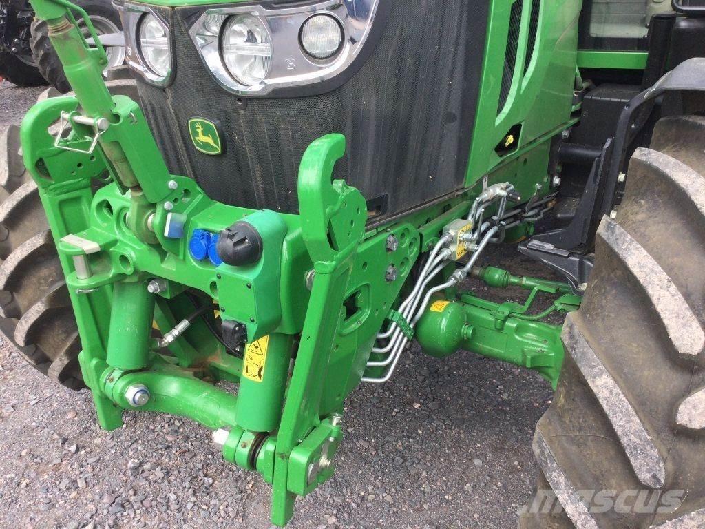John Deere 6120 M Tractoren