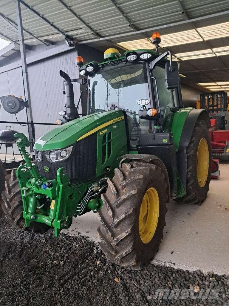 John Deere 6120 M Tractoren