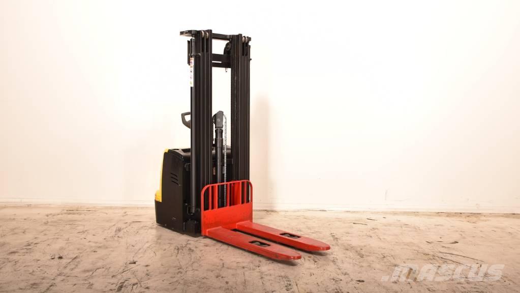 Hyster S1.5UT-24 Stapelaar meeloop
