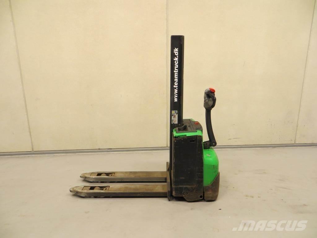 Cesab S208L Zelfrijdende stapelaars