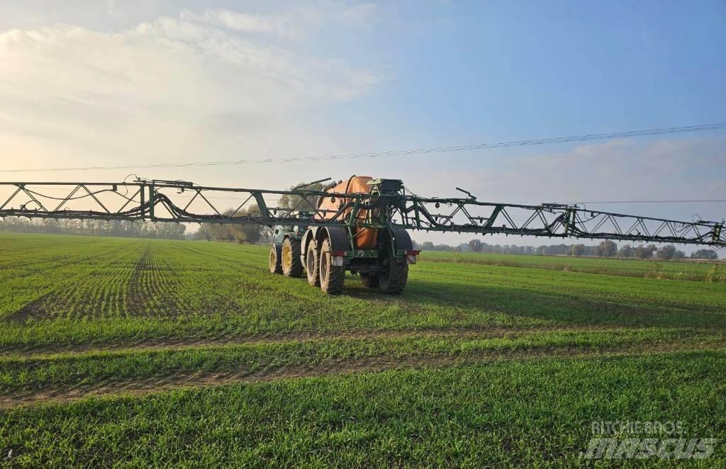 Amazone UX 11200 Getrokken spuitmachines