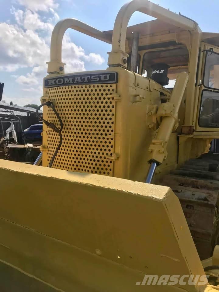 Komatsu D 85 A-12 Rupsdozers