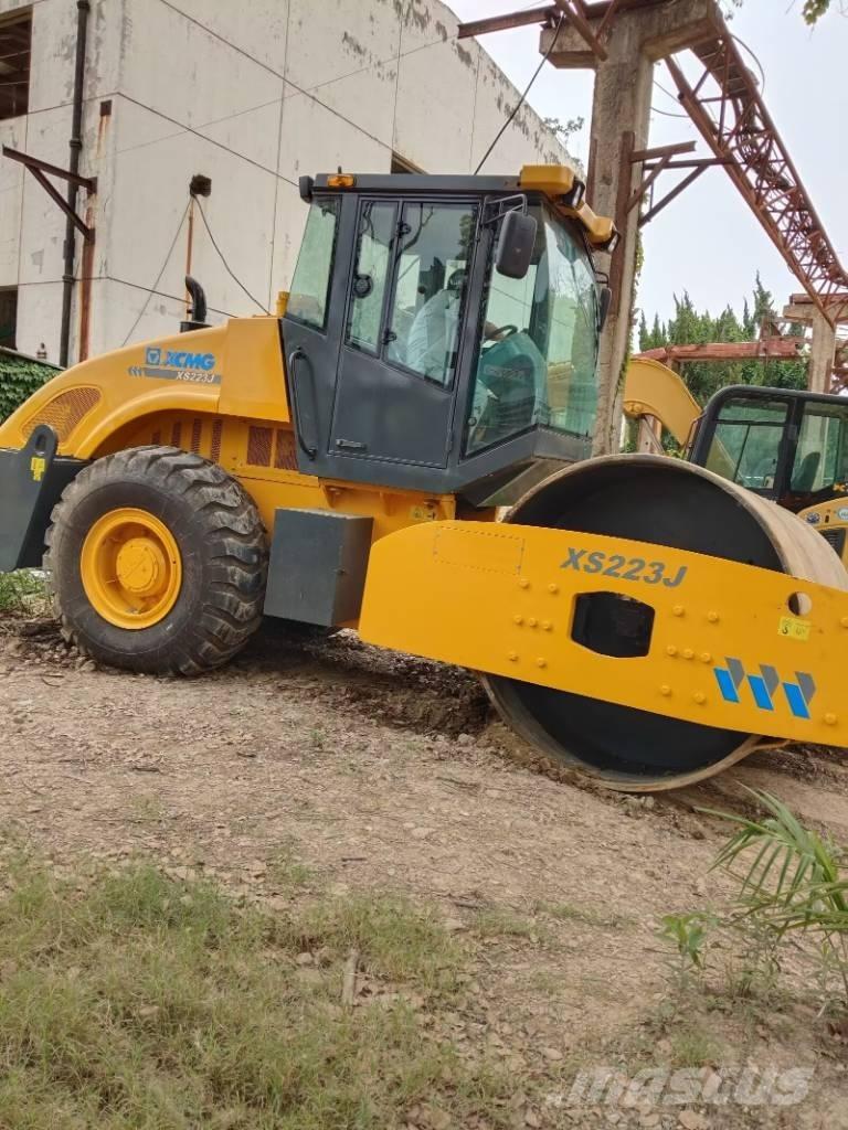XCMG XS 223 J Trilrolwalsen