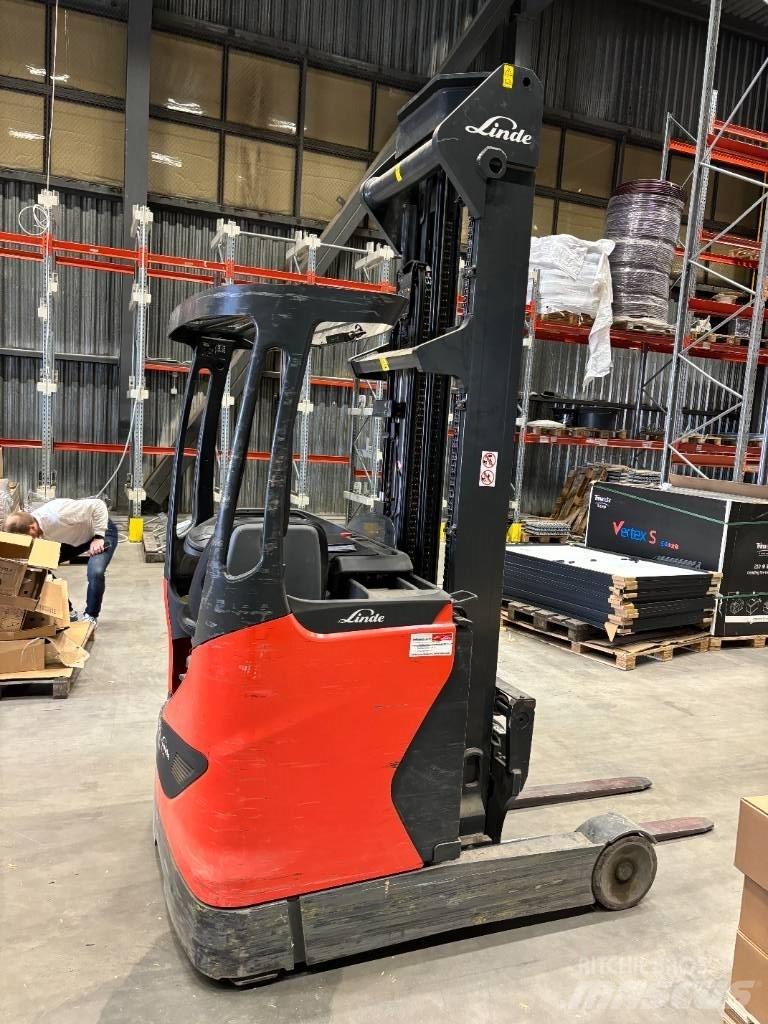 Linde R14/1120 Reachtruck voor hoog niveau