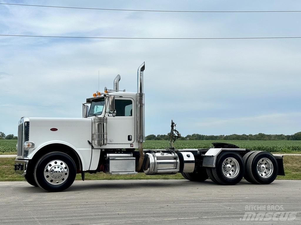 Peterbilt 389 Trekkers