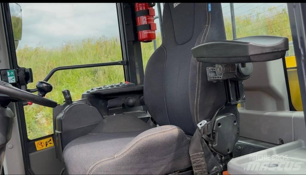 Komatsu WA470-8 Wielladers