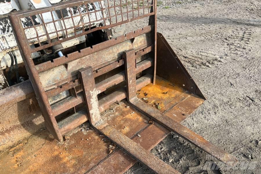Bobcat A 220 Schrankladers