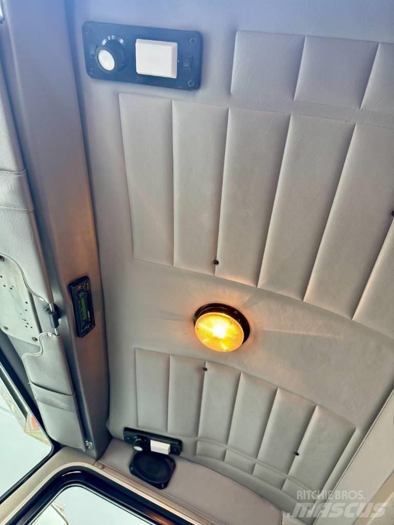 Peterbilt 378 Trekkers