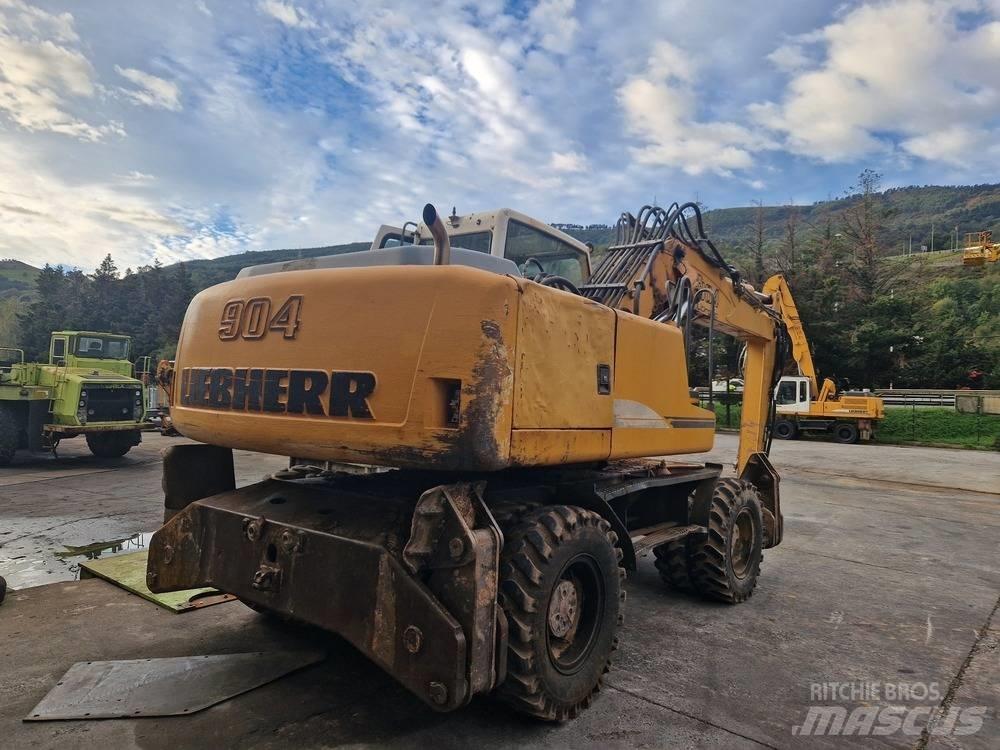 Liebherr A904C Wielgraafmachines