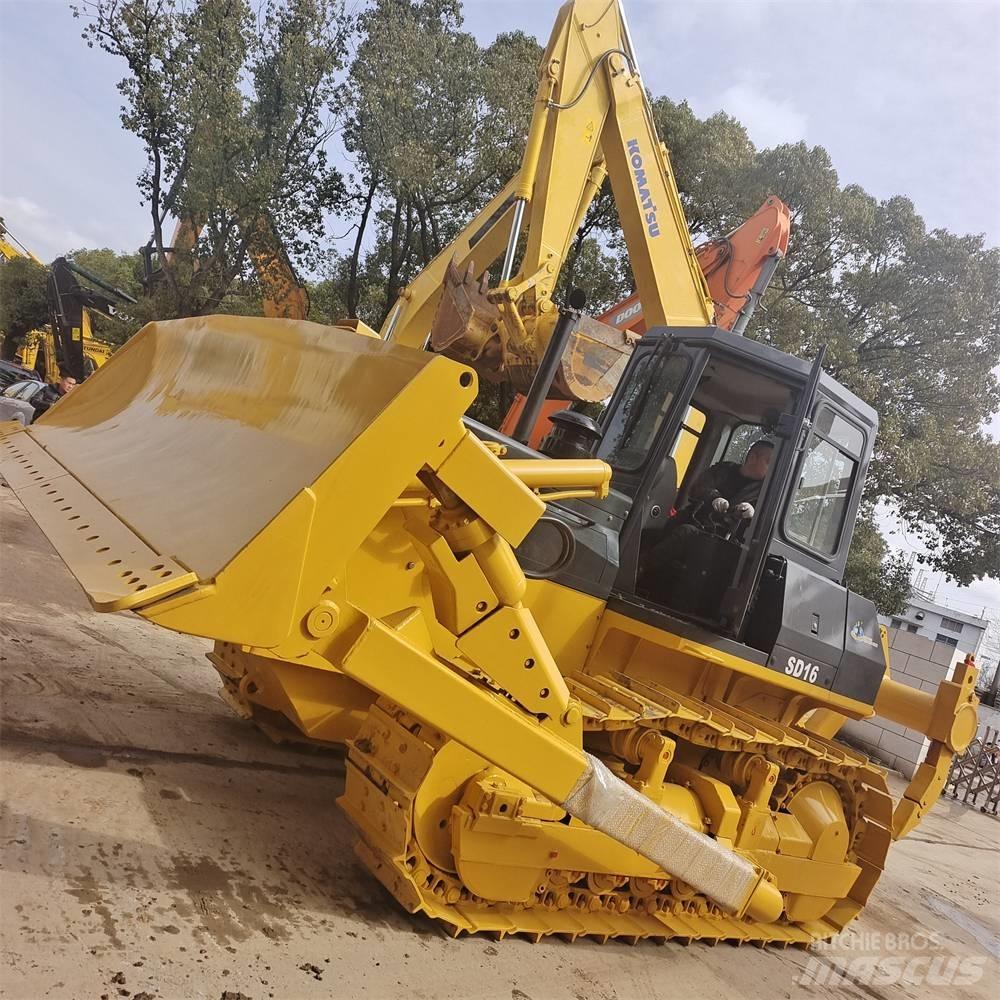 Shantui SD 16 Rupsdozers