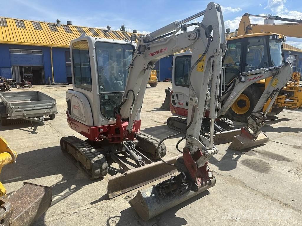 Takeuchi TB225 Minigraafmachines < 7t