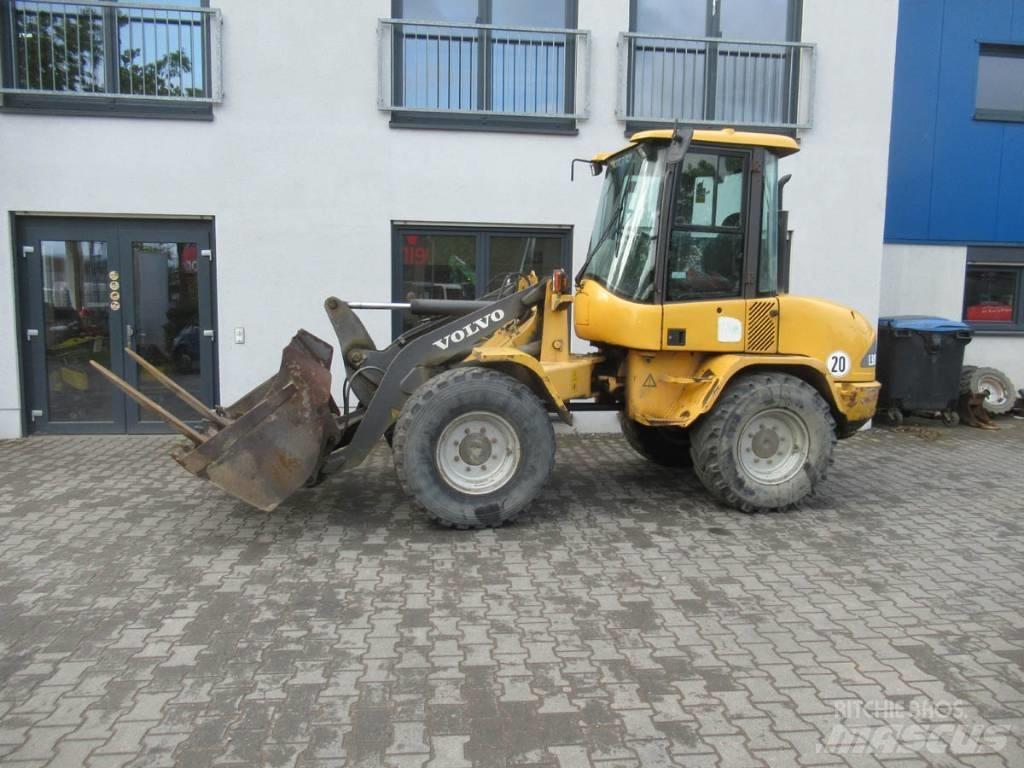 Volvo L 30 B Wielladers