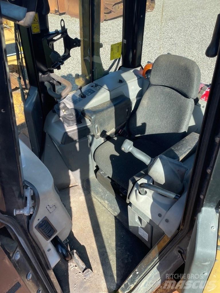 CAT D6N Rupsdozers
