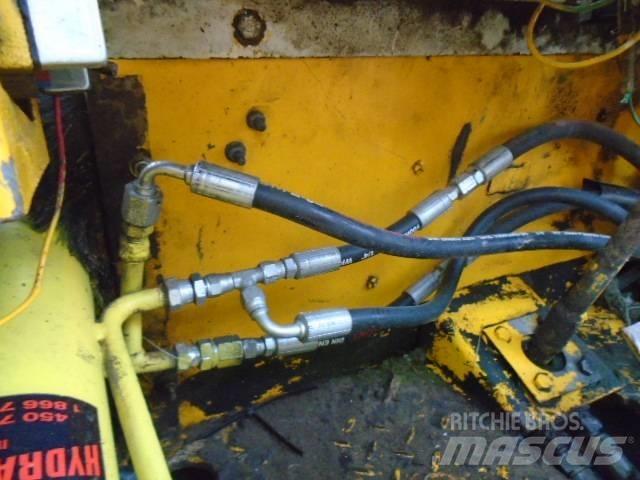 JCB 930-4 Knikarmhoogwerkers