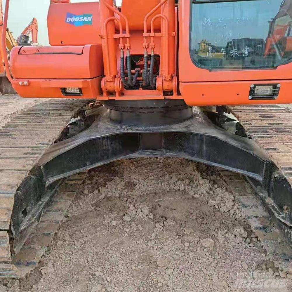 Doosan 225 Rupsgraafmachines