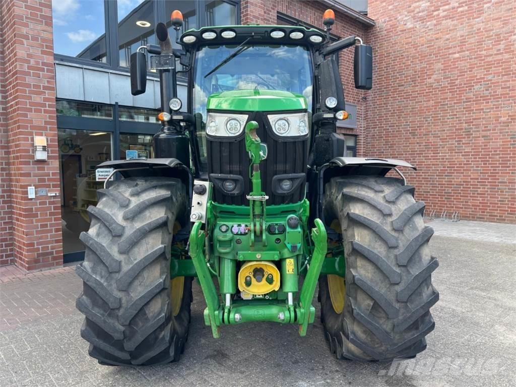 John Deere 6230R Tractoren