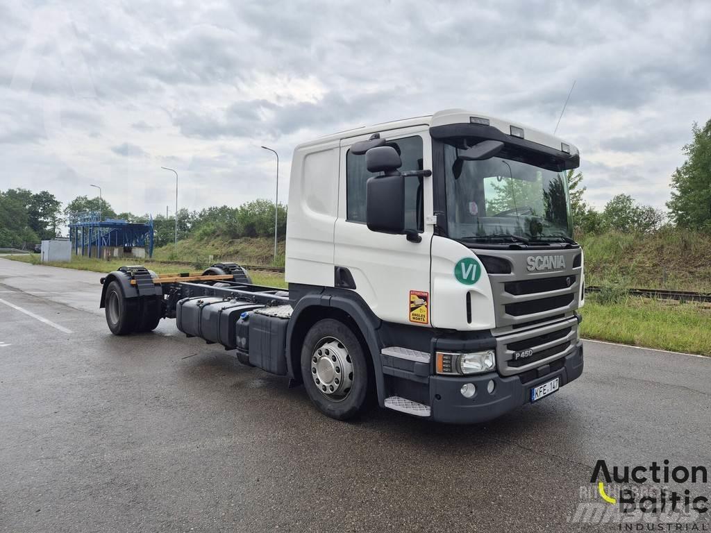 Scania P 450 Chassis met cabine