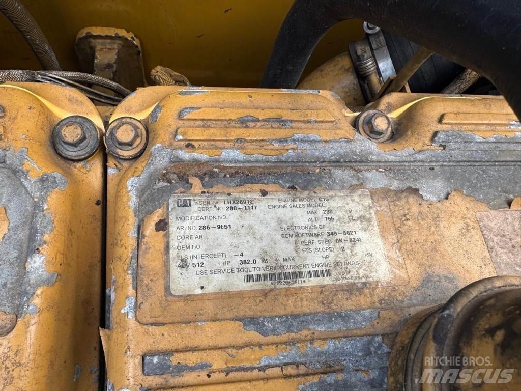 CAT 374DL Rupsgraafmachines