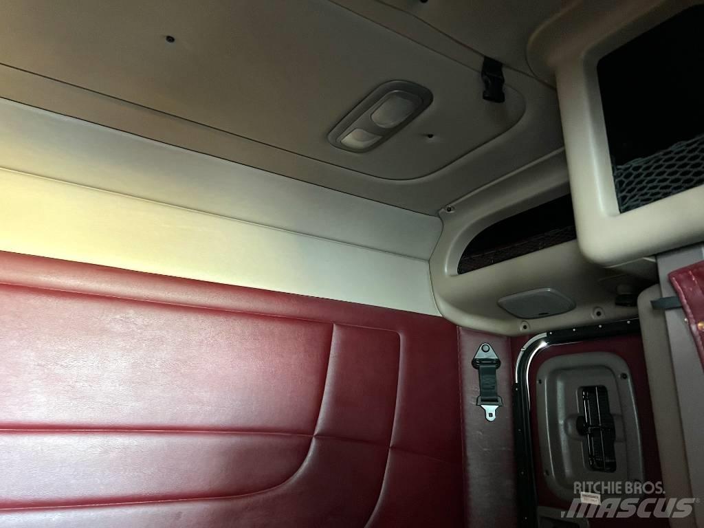 Peterbilt 388 Trekkers