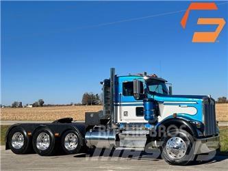 Kenworth W 900 Trekkers