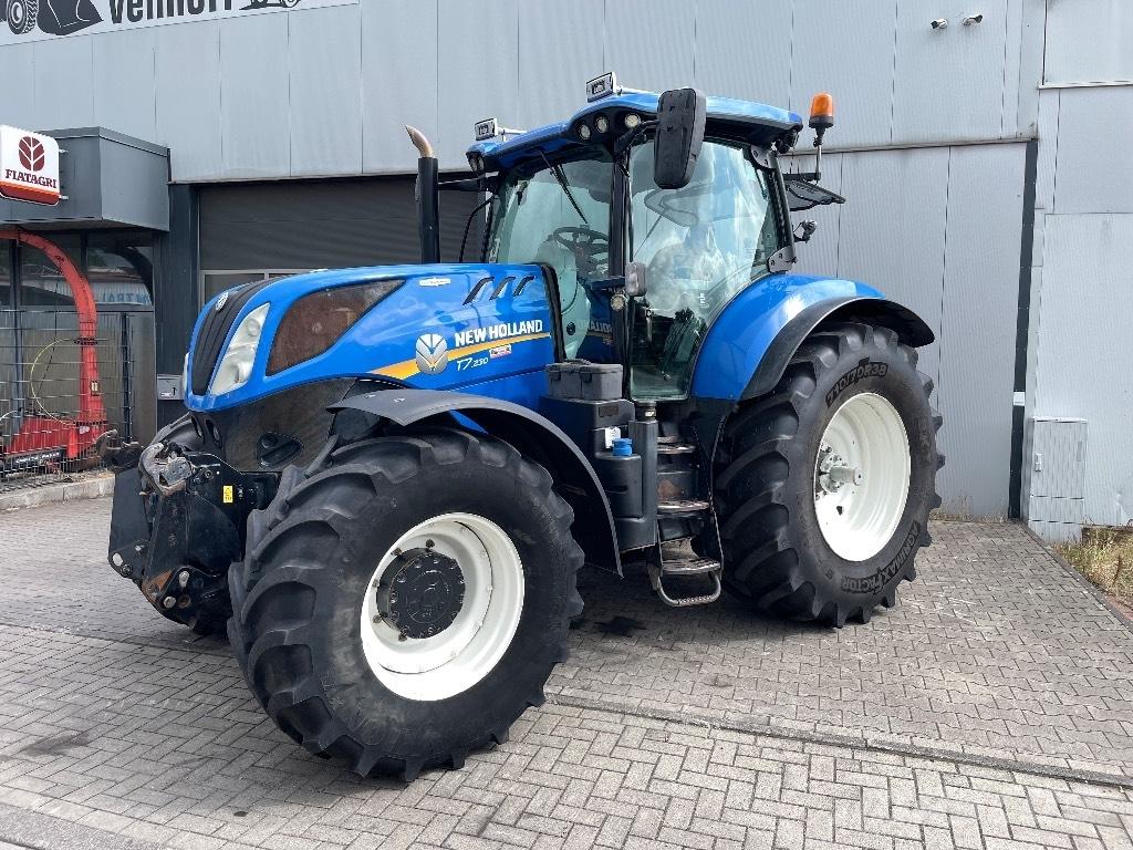 New Holland T 7.230 Tractoren