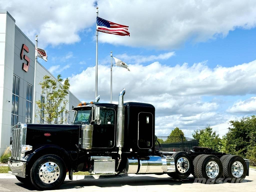 Peterbilt 389 Trekkers