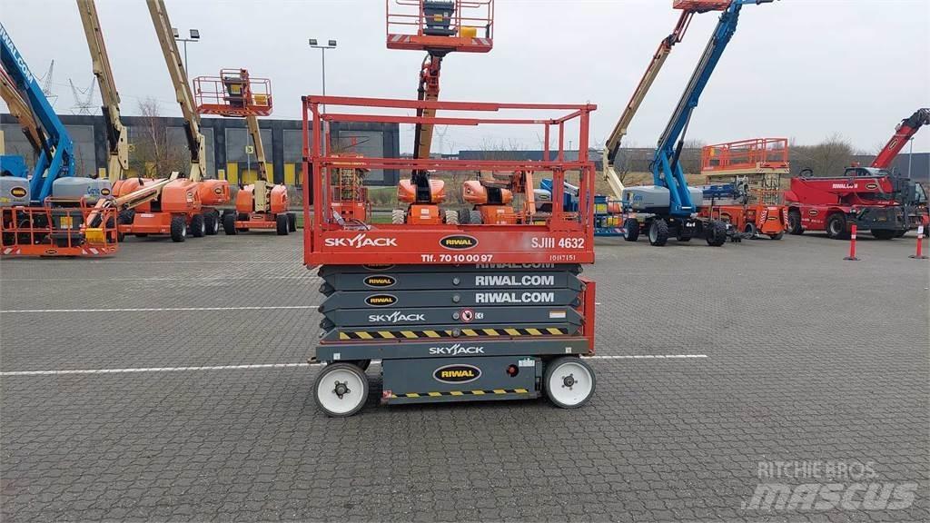 SkyJack SJIII4632 Schaarhoogwerkers