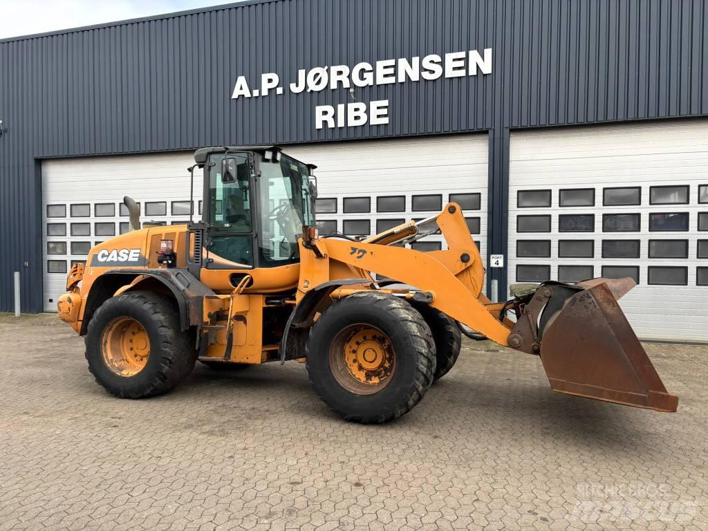 CASE 721 E Knik- en schrankladers