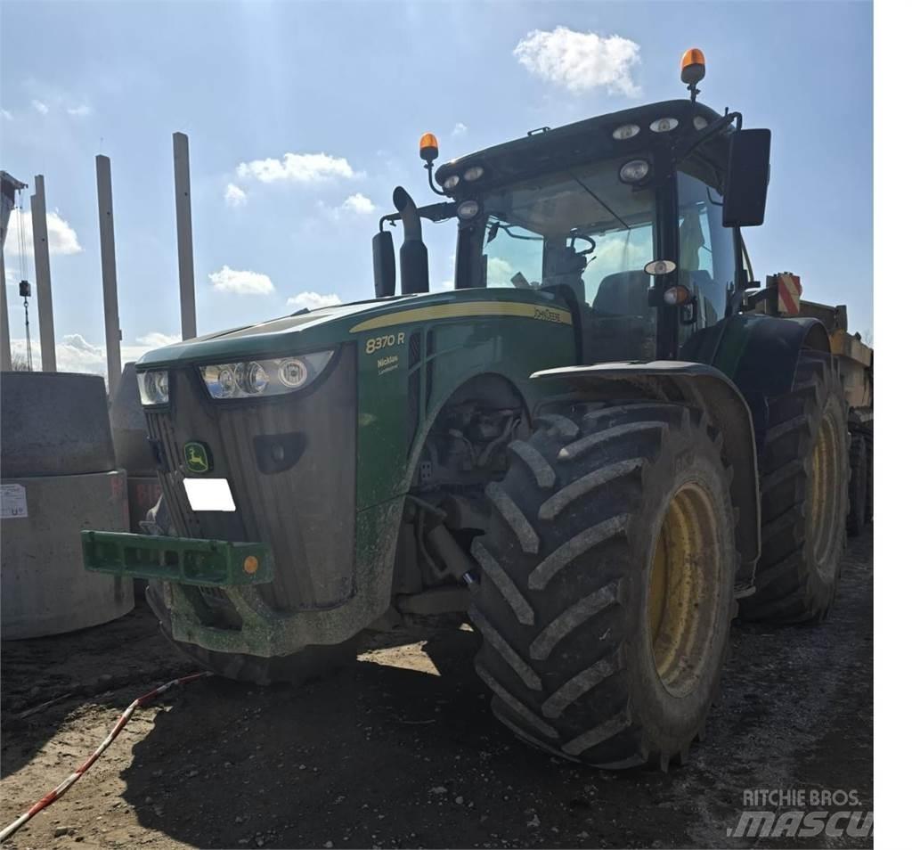 John Deere 8370R Tractoren