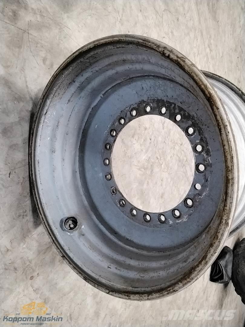 Valmet 941 20x34 Banden, wielen en velgen