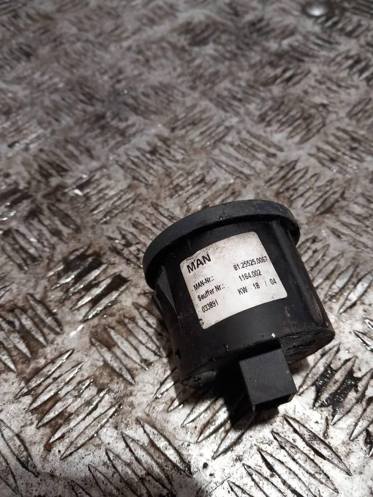MAN TGA 81255250067 Cabine en interieur