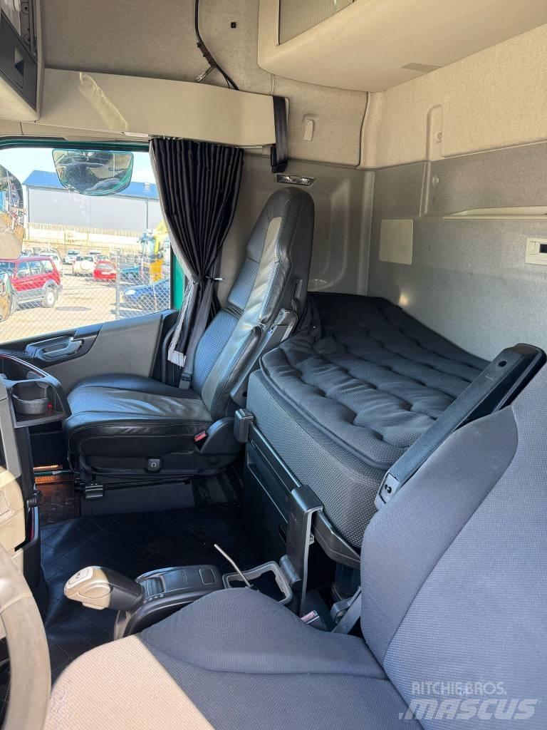 Volvo FH 540 Vrachtwagen met containersysteem