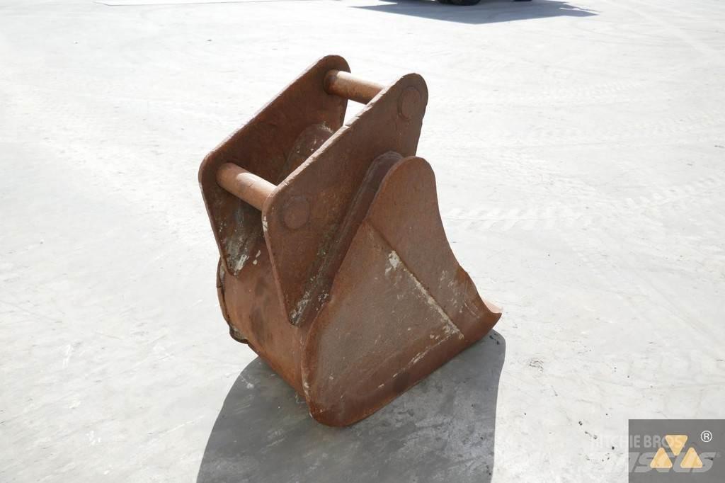 CAT 320 Bucket Bakken